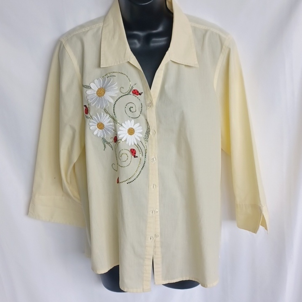 Tia Designs Yellow Gingham‎ Lady Bug Daisy Floral Embroiderd Cottagecore, M
